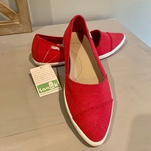 Size 6 red Canvas Sanuks new with tags.